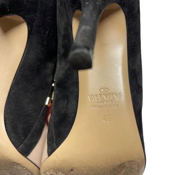 Valentino Garavani Asymmetric Suede Rockstud d'Orsay Pumps Heels Size 40 - Picture 10 of 12